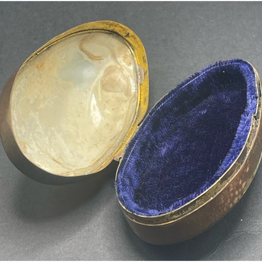 Traditional Indian Miniature Art Women Brass Shell Trinket Box Velvet Lined VTG - Picture 2 of 6